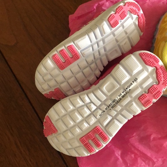 Two pairs adorable and small “Peppa The Pig” themed Shoes US 4 and US 5. - Picture 9 of 10